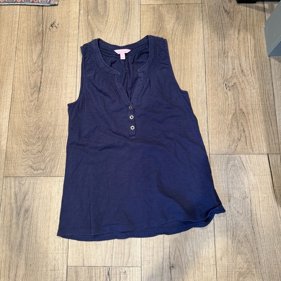 Lilly Pulitzer Women’s Small Navy Sleeveless Top with Button Detail - Picture 1 of 3
